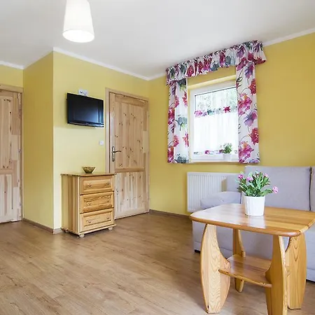 Alpejska Wioska - I Z Aneksem Kuchennym 伊斯泰布纳